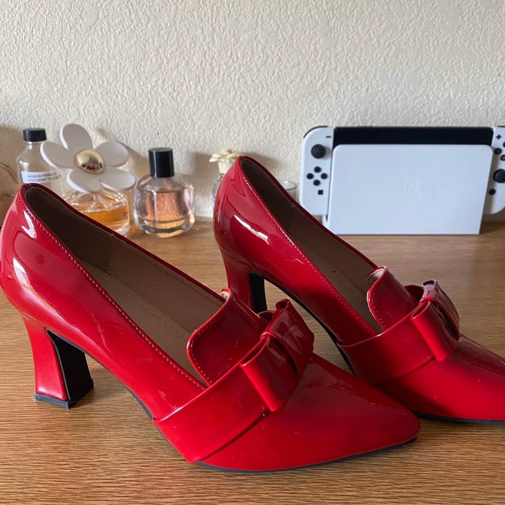 Dorothy Red Pumps